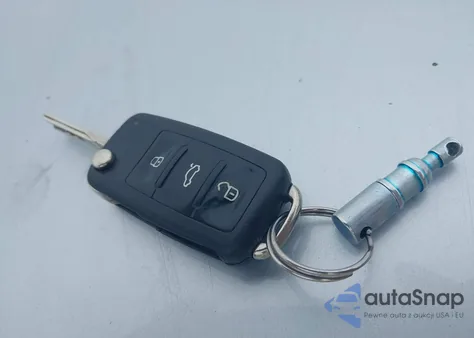 2014 Volkswagen Golf 2.5L из США, поврежденный, VIN WVWDB7AJ0EW009796